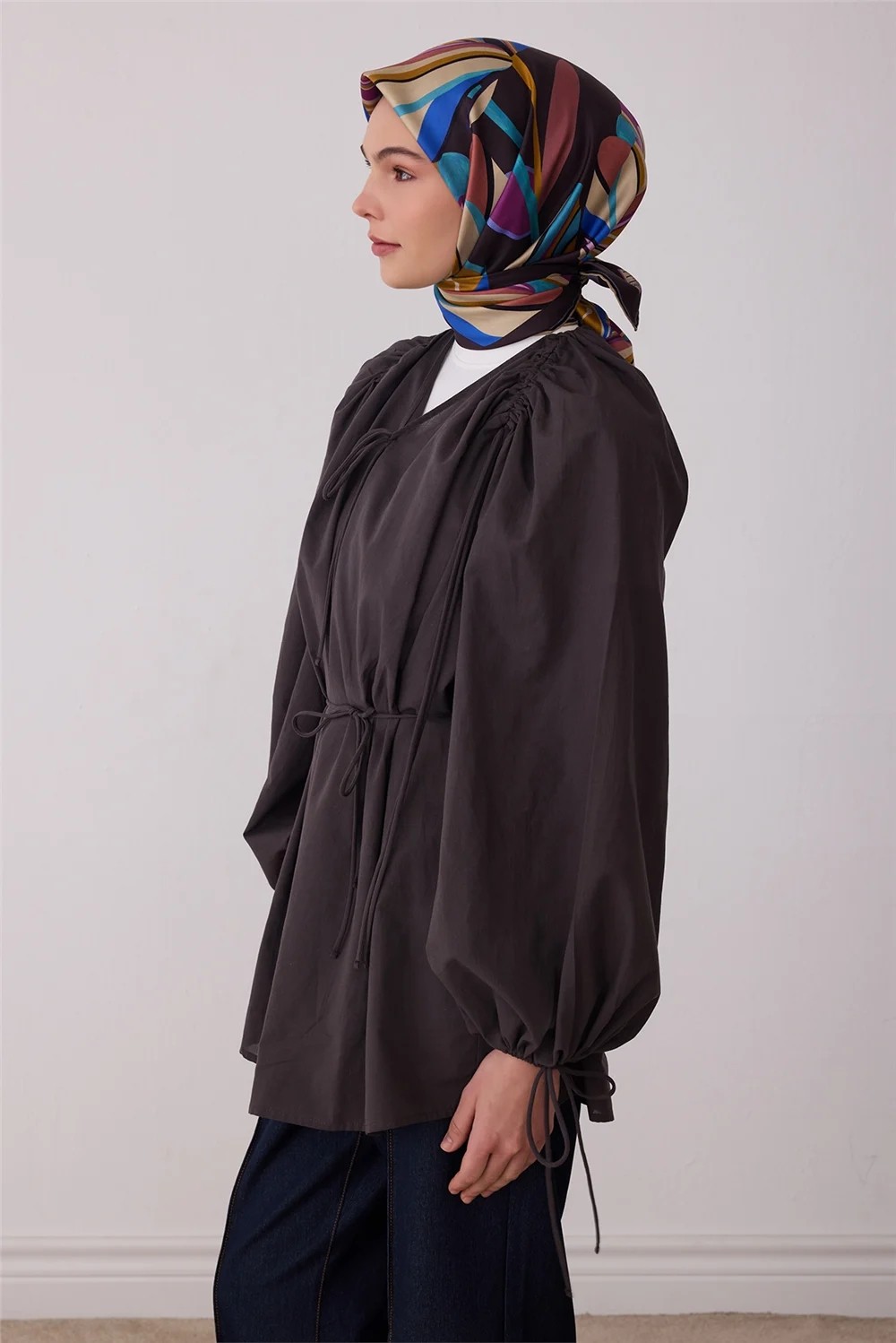 Belli Bej Çiçek Deseni %100 Twill Ipek Eşarp 4410-33