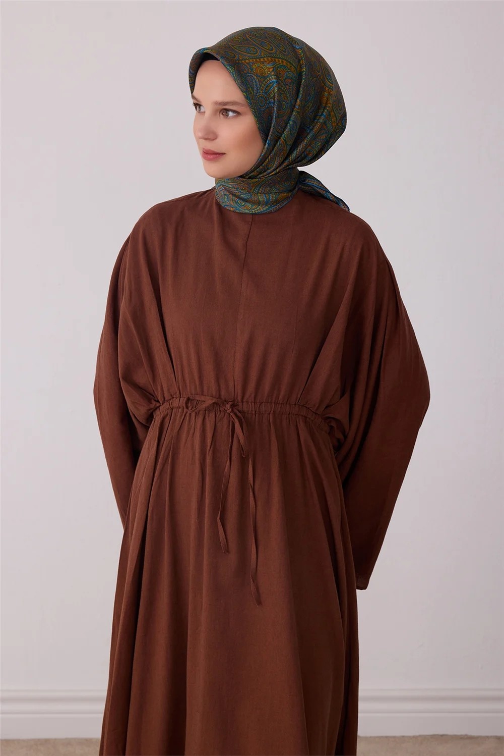 Belli Yeşil Etnik Desen %100 Twill Ipek Eşarp 4404-04