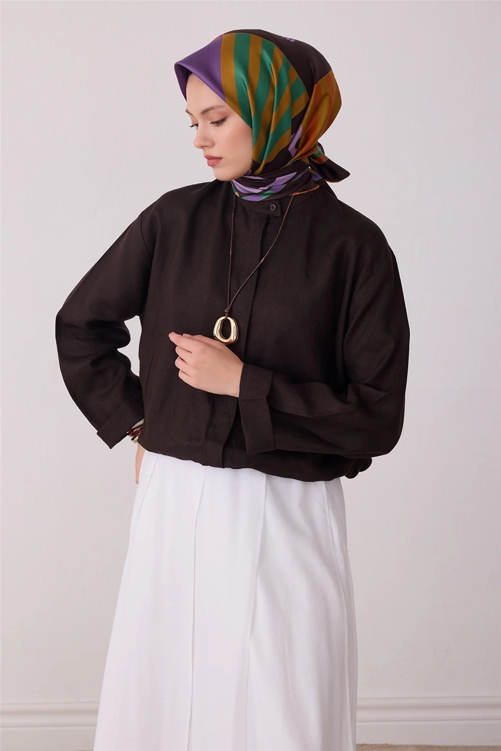 Belli Kahverengi Obje Desen %100 Twill Ipek Eşarp 4409-50