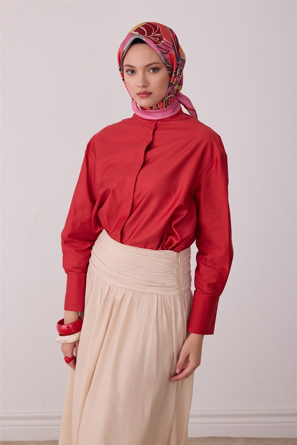 Belli Pembe Çiçek Deseni %100 Twill Ipek Eşarp 4413-02