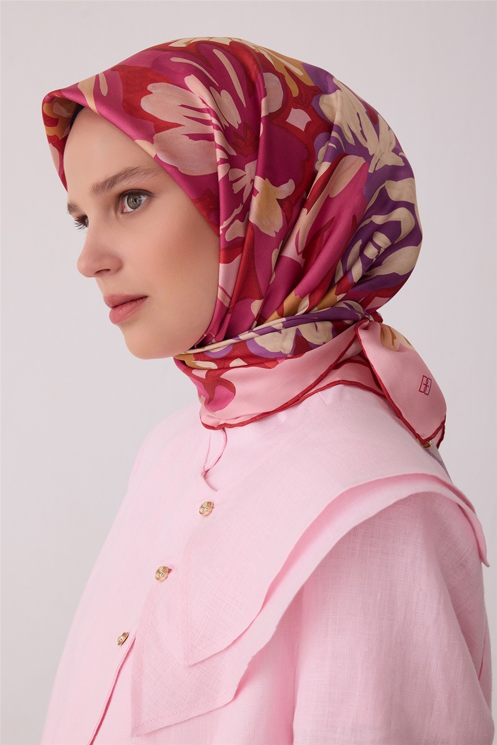 Belli Pembe Çiçek Deseni %100 Twill Ipek Eşarp 4416-54 görsel 2