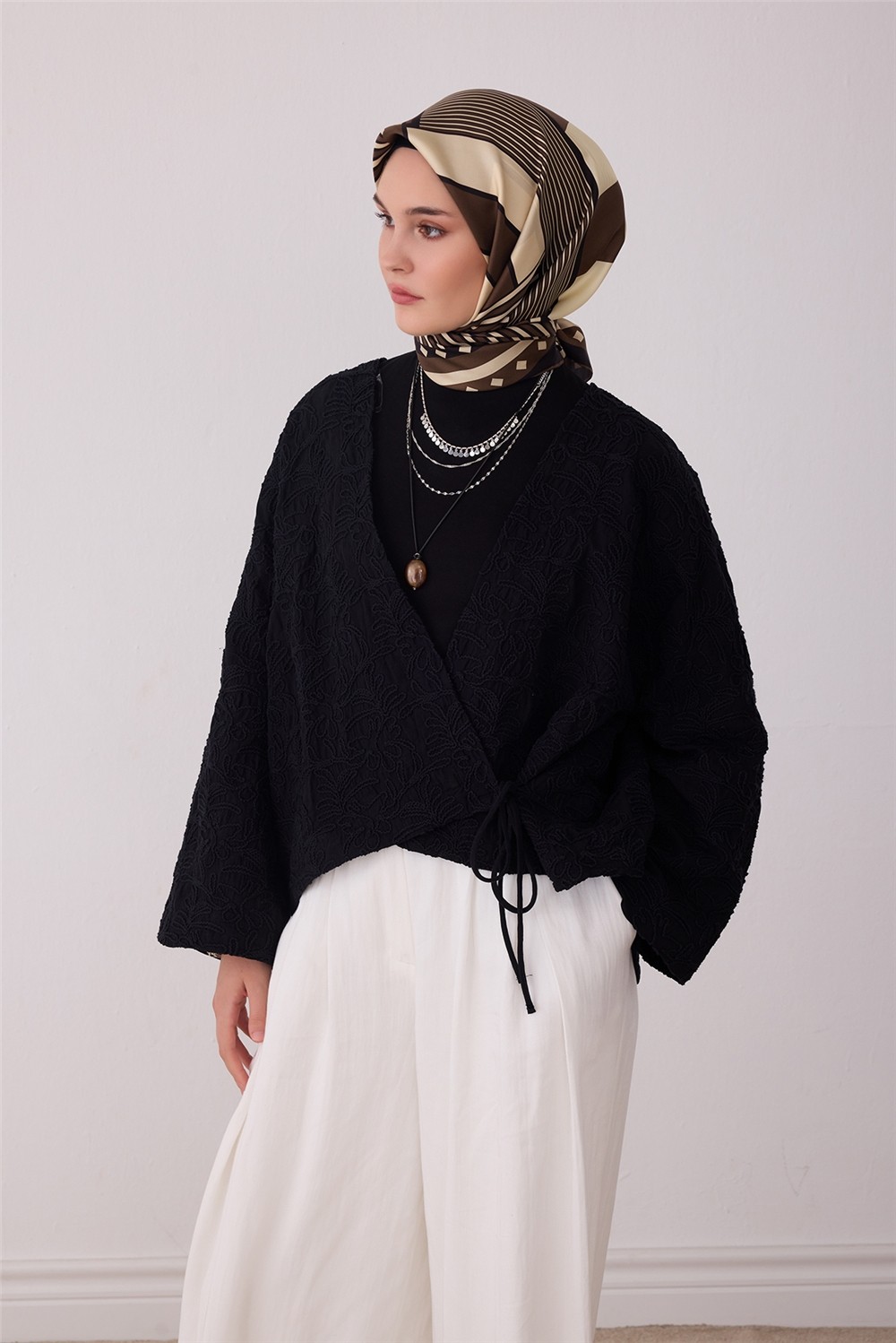 Belli Kahverengi Geometrik Desen %100 Twill Ipek Eşarp 4401-57