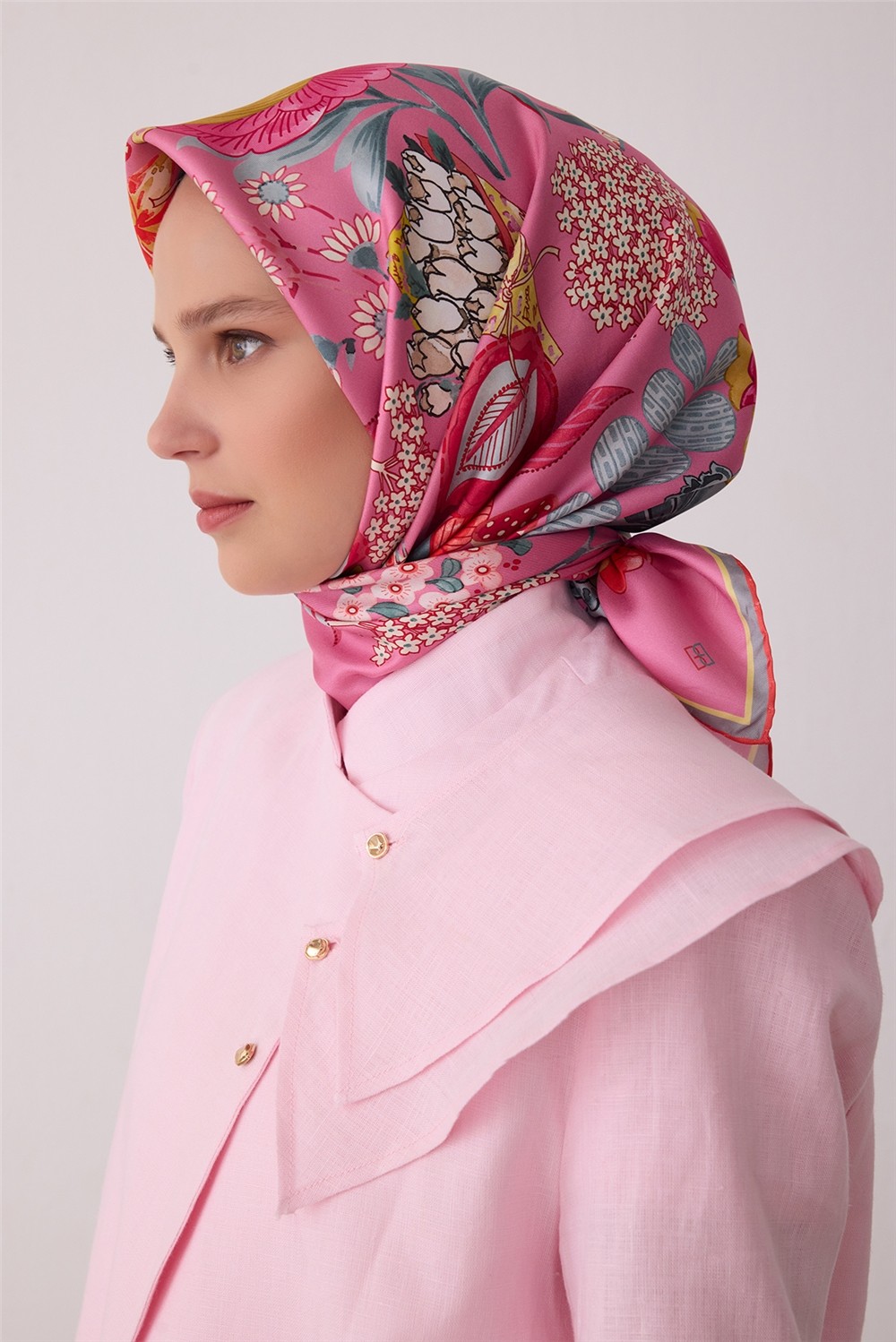 Belli Pembe Çiçek Deseni %100 Twill Ipek Eşarp 4415-82 görsel 2
