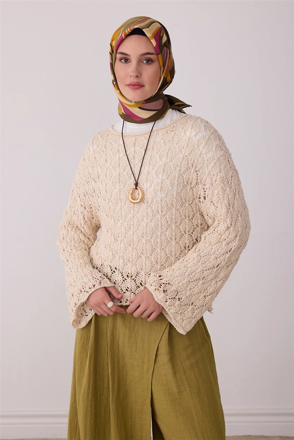 Belli Haki Çiçek Deseni %100 Twill Ipek Eşarp 4410-51