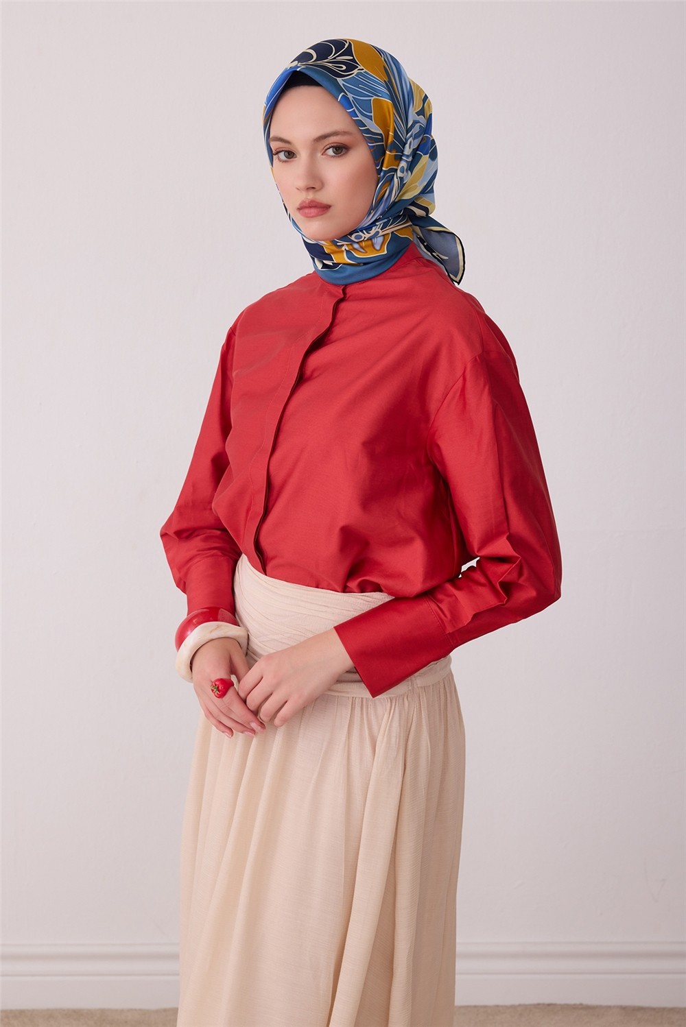 Belli Mavi Çiçek Deseni %100 Twill Ipek Eşarp 4413-80