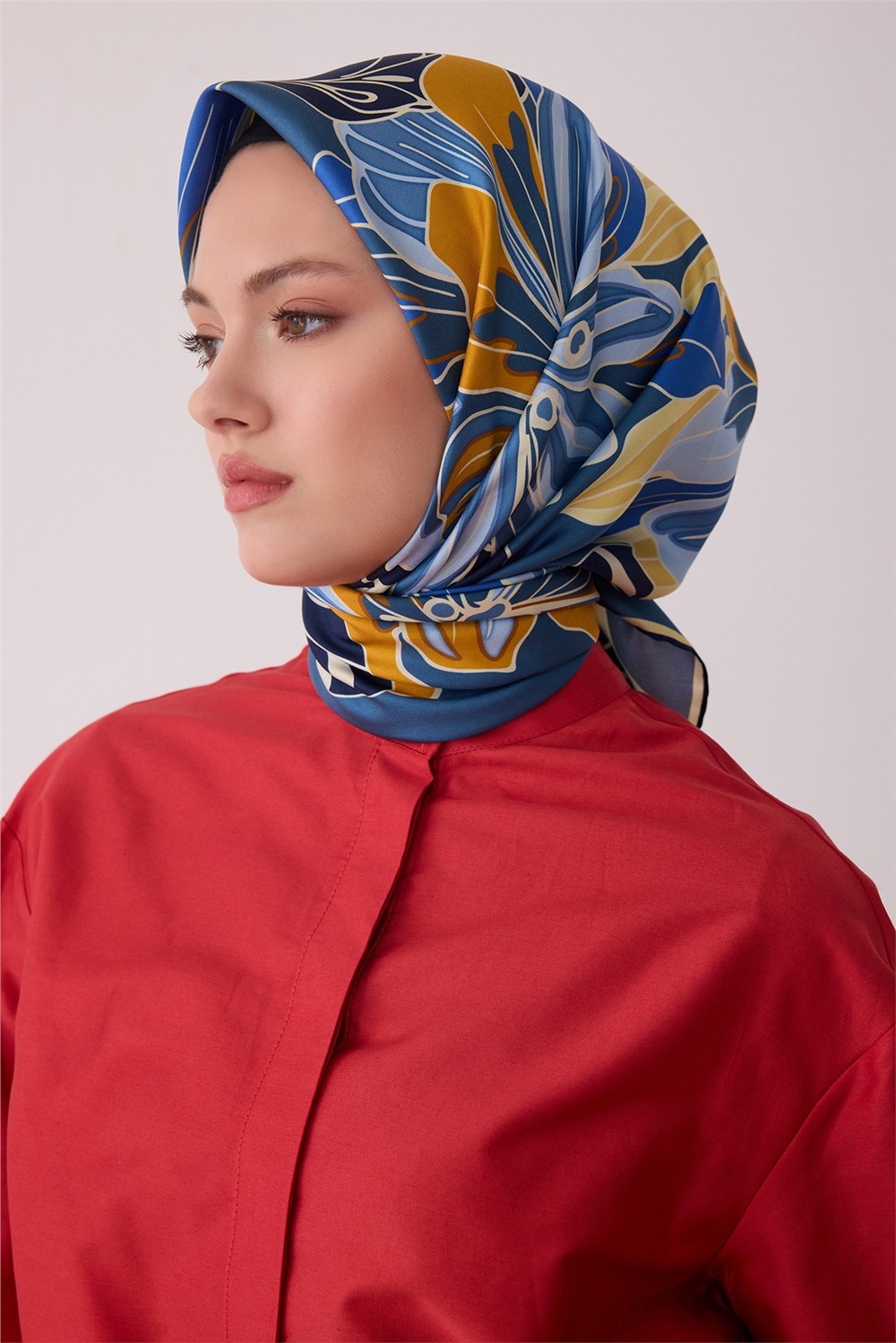 Belli Mavi Çiçek Deseni %100 Twill Ipek Eşarp 4413-80 görsel 2