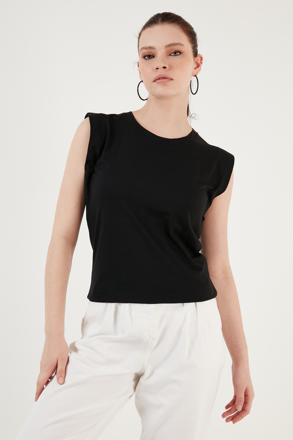 Lela % 100 Pamuklu Bisiklet Yaka Kolsuz T Shirt Bayan T Shirt 5864019 görsel 3