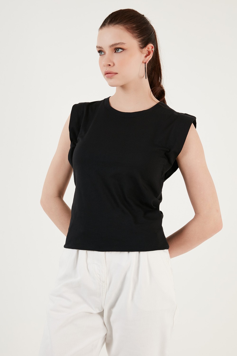 Lela % 100 Pamuklu Bisiklet Yaka Kolsuz T Shirt Bayan T Shirt 5864019 görsel 4