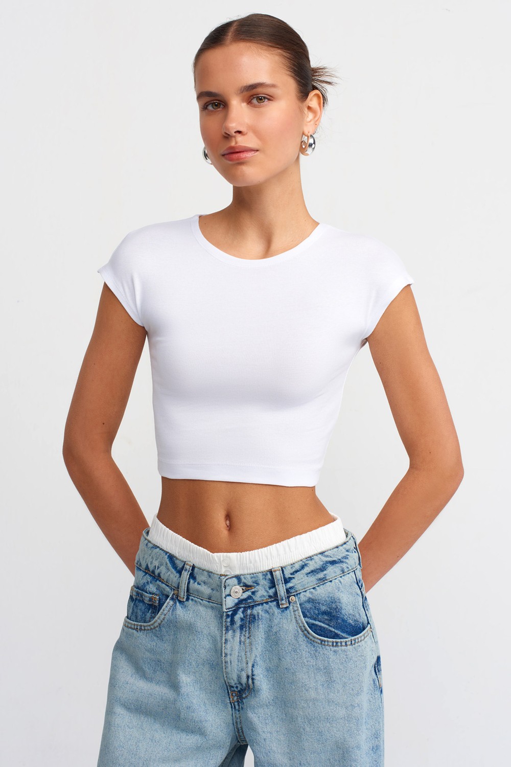 Dilvin 30528 Pamuk ve Modal Karışımlı Crop Top-Beyaz