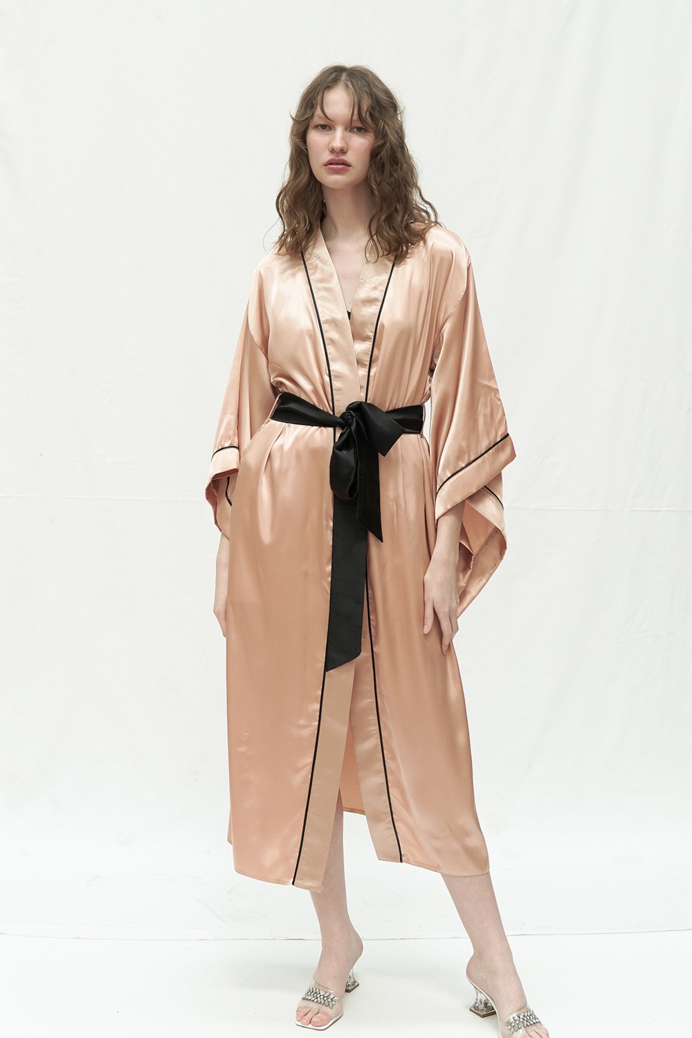 Mita Concept Gold Yarasa Kol Saten Kimono görsel 3