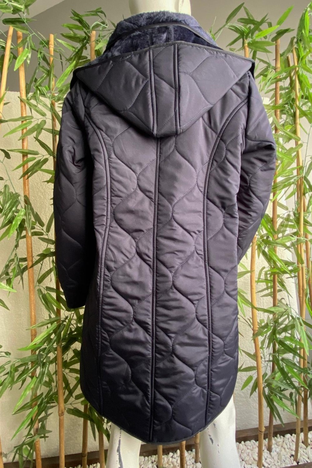 Vetre Kadın Büyük Beden Kapüşonlu 95 cm Damla Desen Lacivert Kapitone Mont 1007 görsel 4