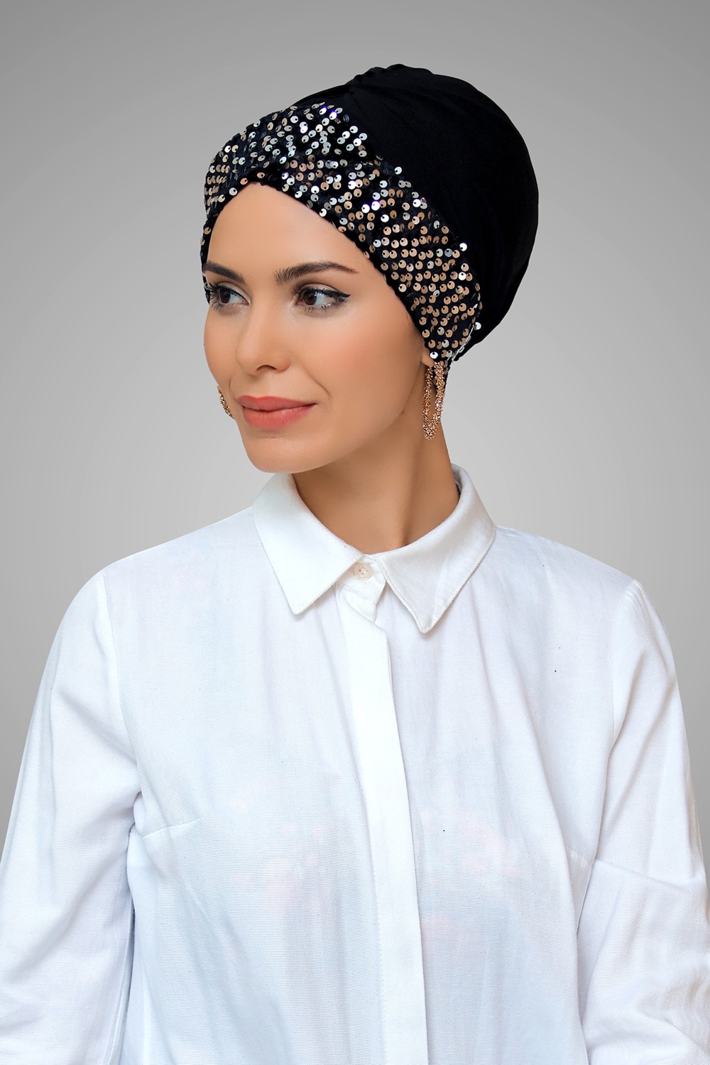 Hürrem Bone Siyah-Gold Pratik Hazır Geçmeli Tesettür Bone Sandy Kumaş Pullu Tek Çapraz 1907_102 görsel 3