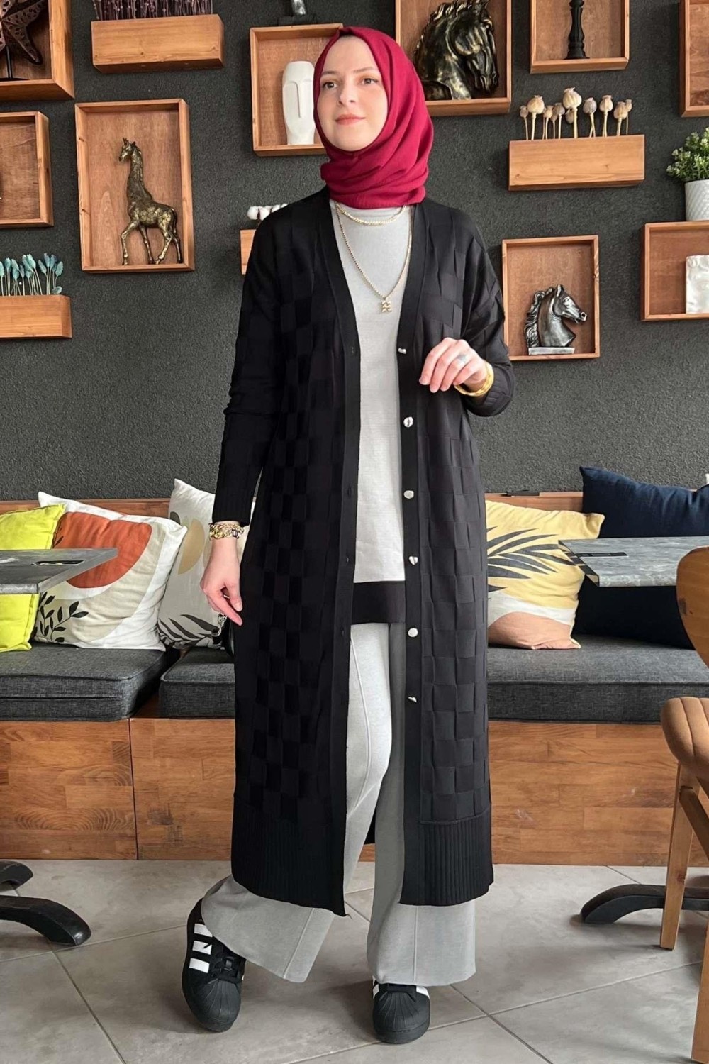 Rabia Şamlı Dama Desenli Siyah Triko Hırka Triko Kumaşlı Kadınlar İçin Şık Tasarım