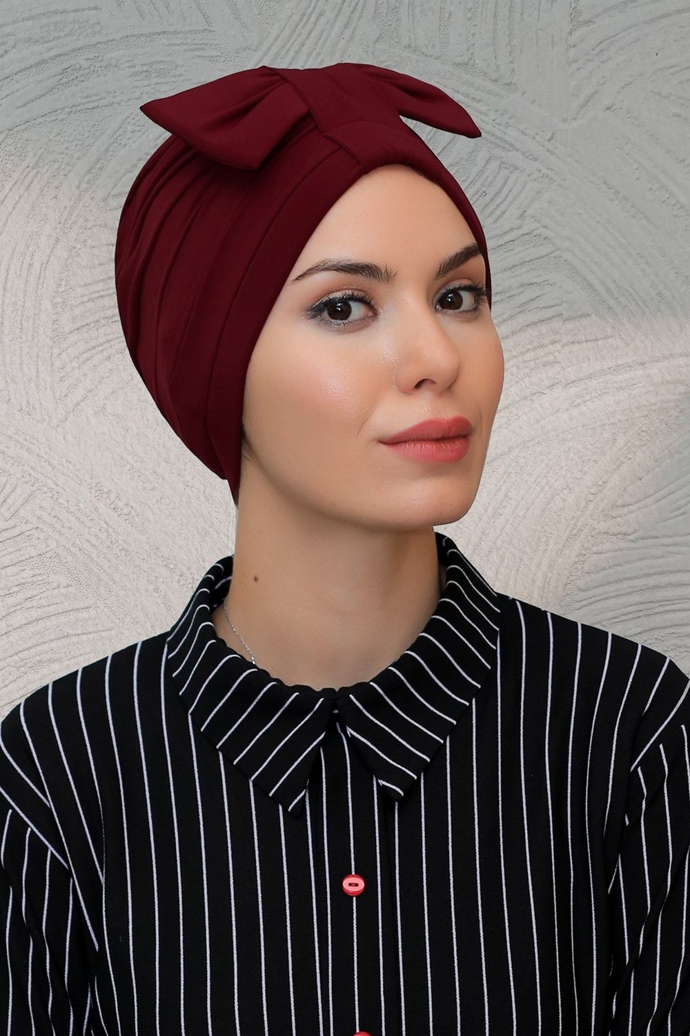 Hürrem Bone Bordo Pratik Hazır Geçmeli Tesettür Bone Sandy Kumaş Fiyonklu Büzgülü 7010_16 görsel 6