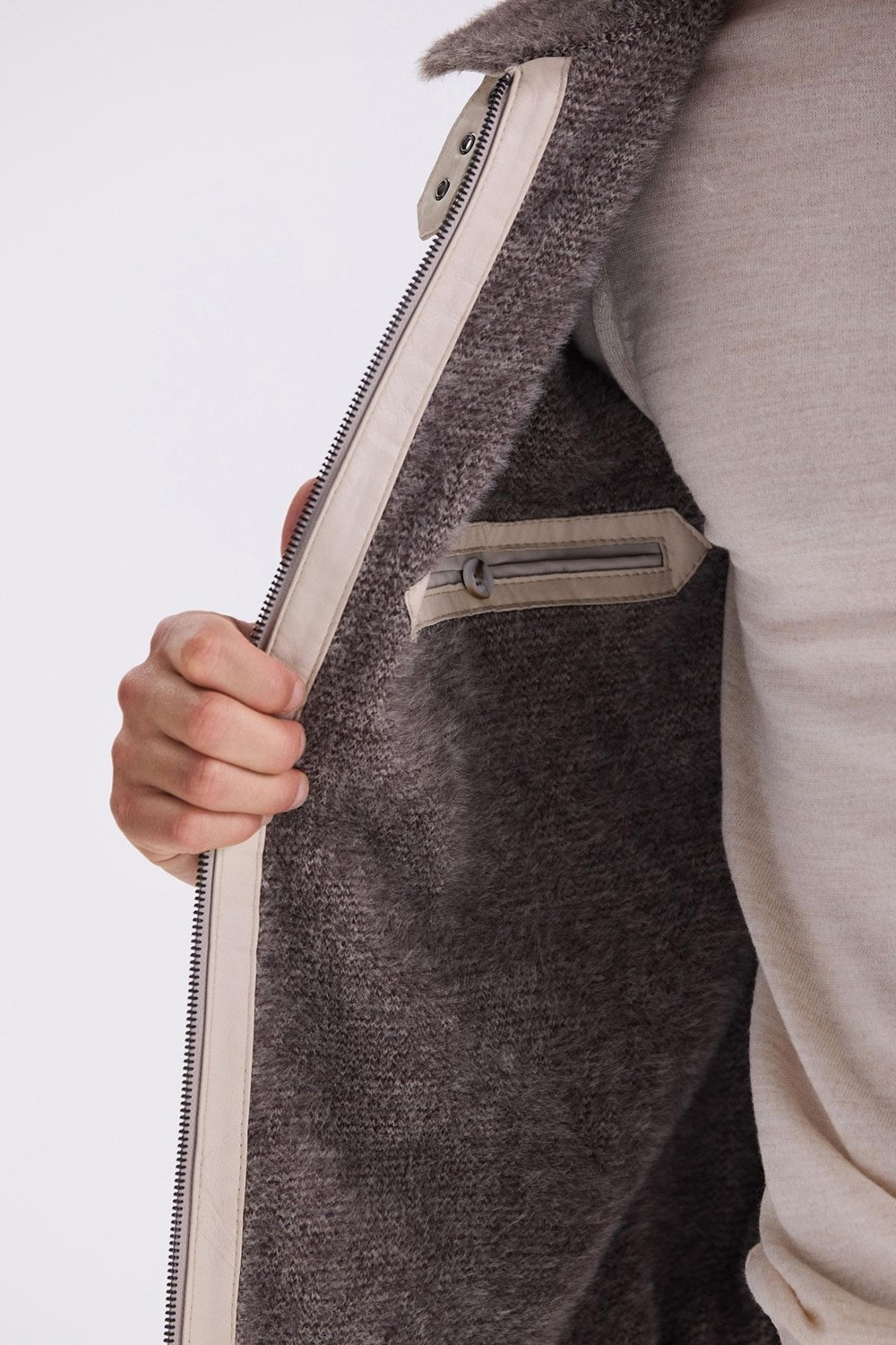 Jakamen Bej Comfort Fit Kürklü Yaka Önü Fermuarlı Hakiki Deri detaylı Mont görsel 3