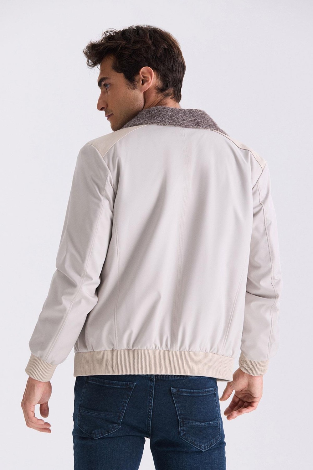 Jakamen Bej Comfort Fit Kürklü Yaka Önü Fermuarlı Hakiki Deri detaylı Mont görsel 4