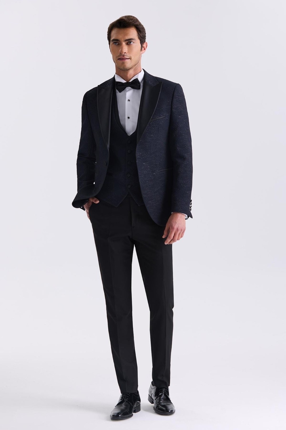 Jakamen Koyu Lacivert Slim Fit Sivri Yaka Yelekli Smokin Takım Elbise görsel 2