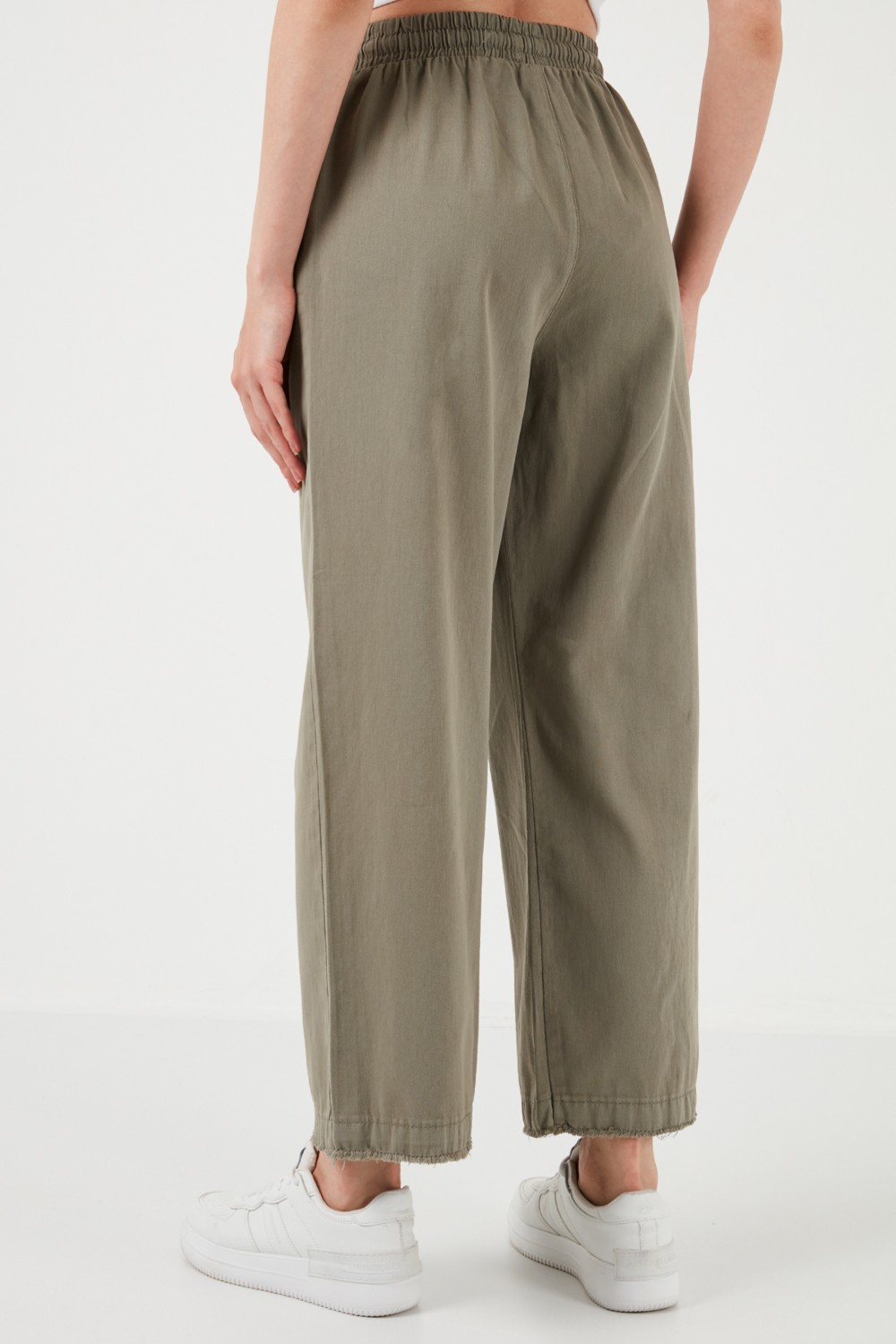 Lela Pamuklu Belden Bağlamalı Yüksek Bel Geniş Paça Cepli Regular Fit Pantolon Bayan Pantolon 668YP4760 görsel 4