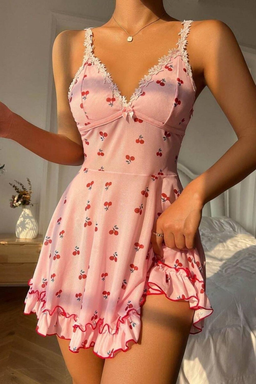Bella Notte Romantik Pembe Kiraz Baskılı Askılı Tanga Ve Tül Gecelik