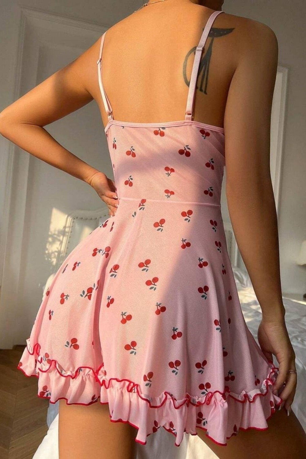 Bella Notte Romantik Pembe Kiraz Baskılı Askılı Tanga Ve Tül Gecelik görsel 5