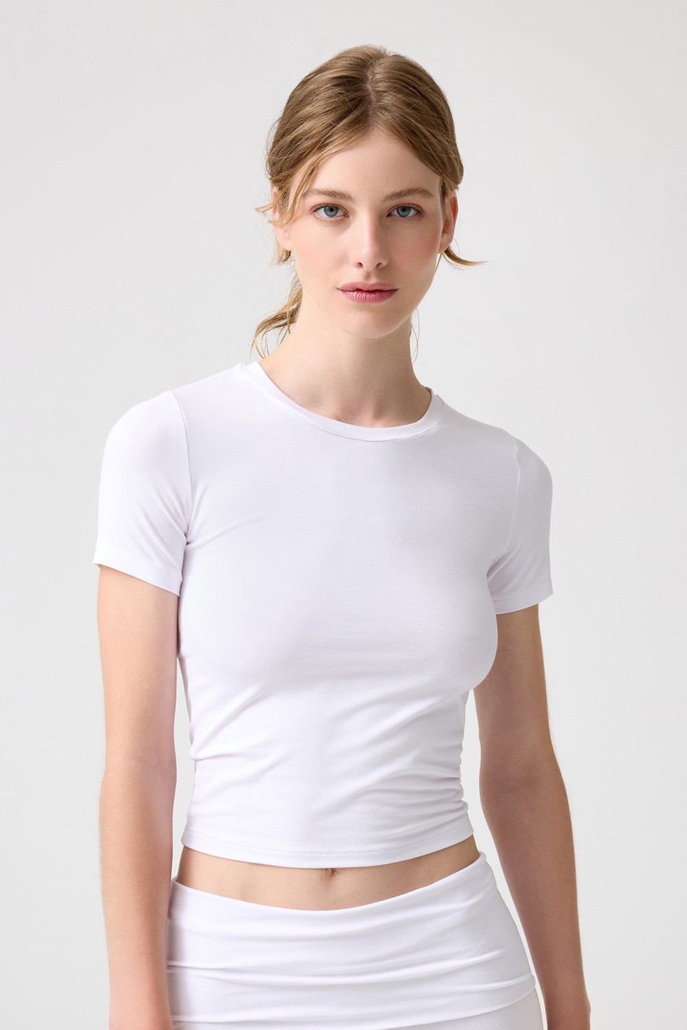 Los Ojos x Melodi Bordo Bedene Oturan Tişört Short Fitted