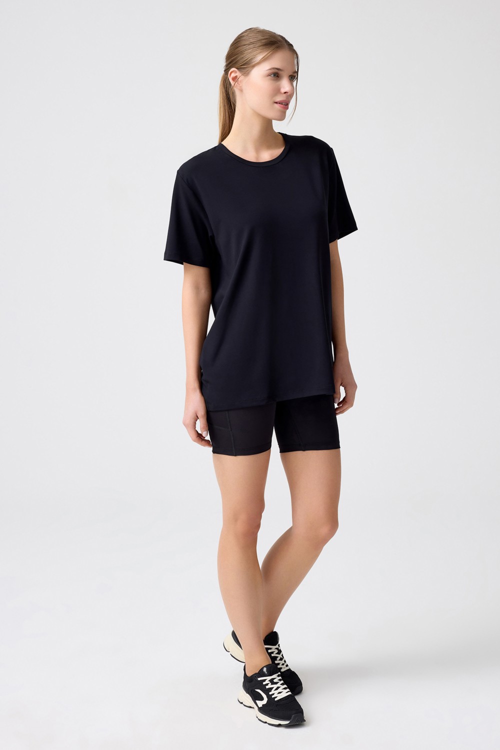Los Ojos x Melodi Siyah Oversize Geniş Kalıp Tişört Boyfriend T-Shirt görsel 2