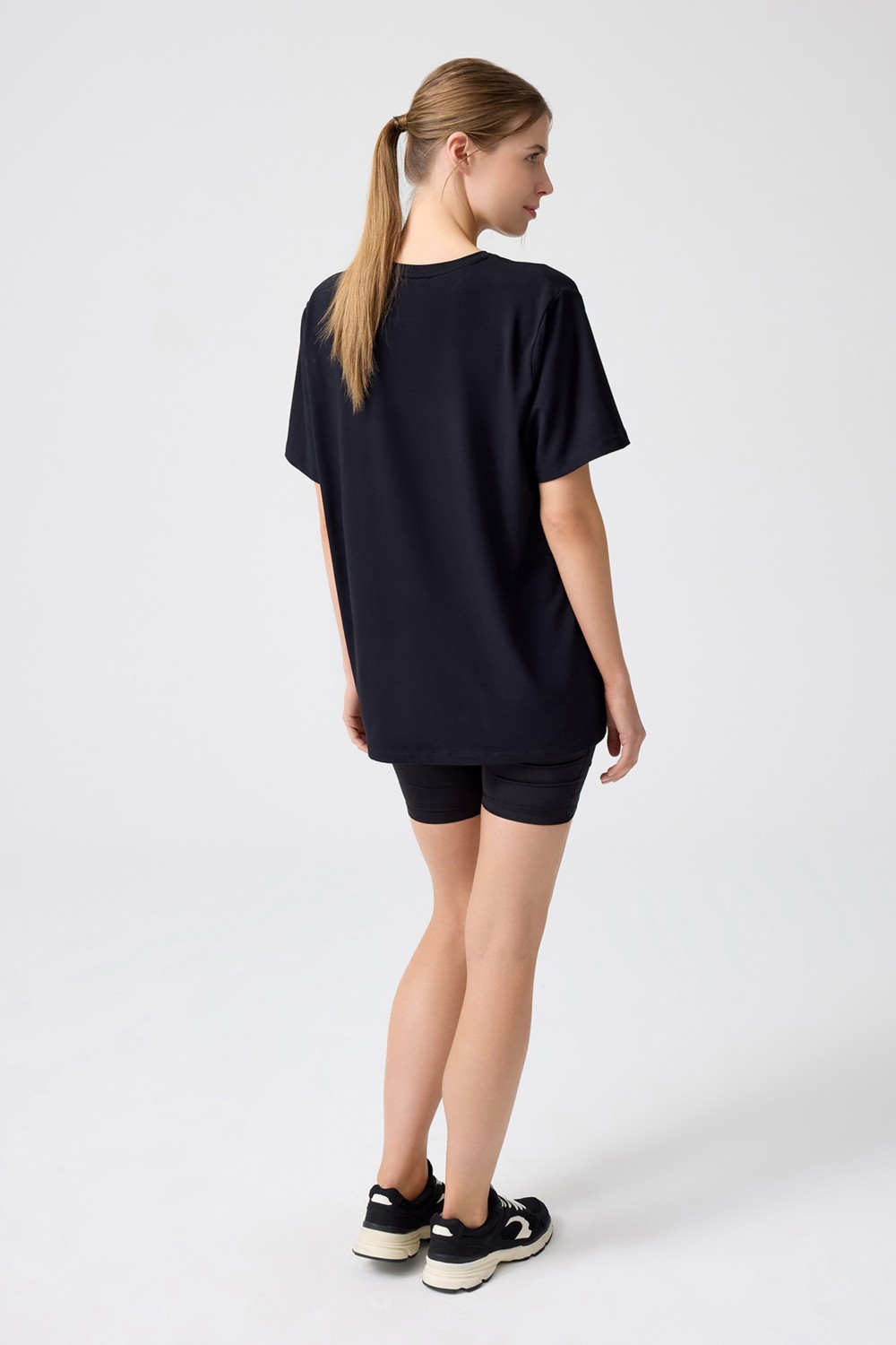 Los Ojos x Melodi Siyah Oversize Geniş Kalıp Tişört Boyfriend T-Shirt görsel 3