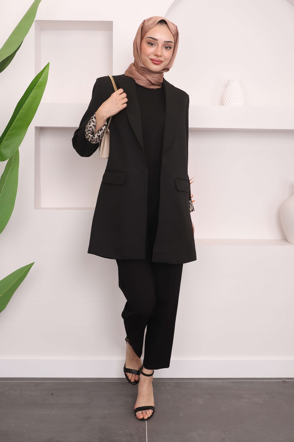 İmaj Butik Lacivert Kruvaze Yaka Cepli Blazer Ceket Dokuma Kumaşla Şık ve Modern Kadın Tarzı görsel 6