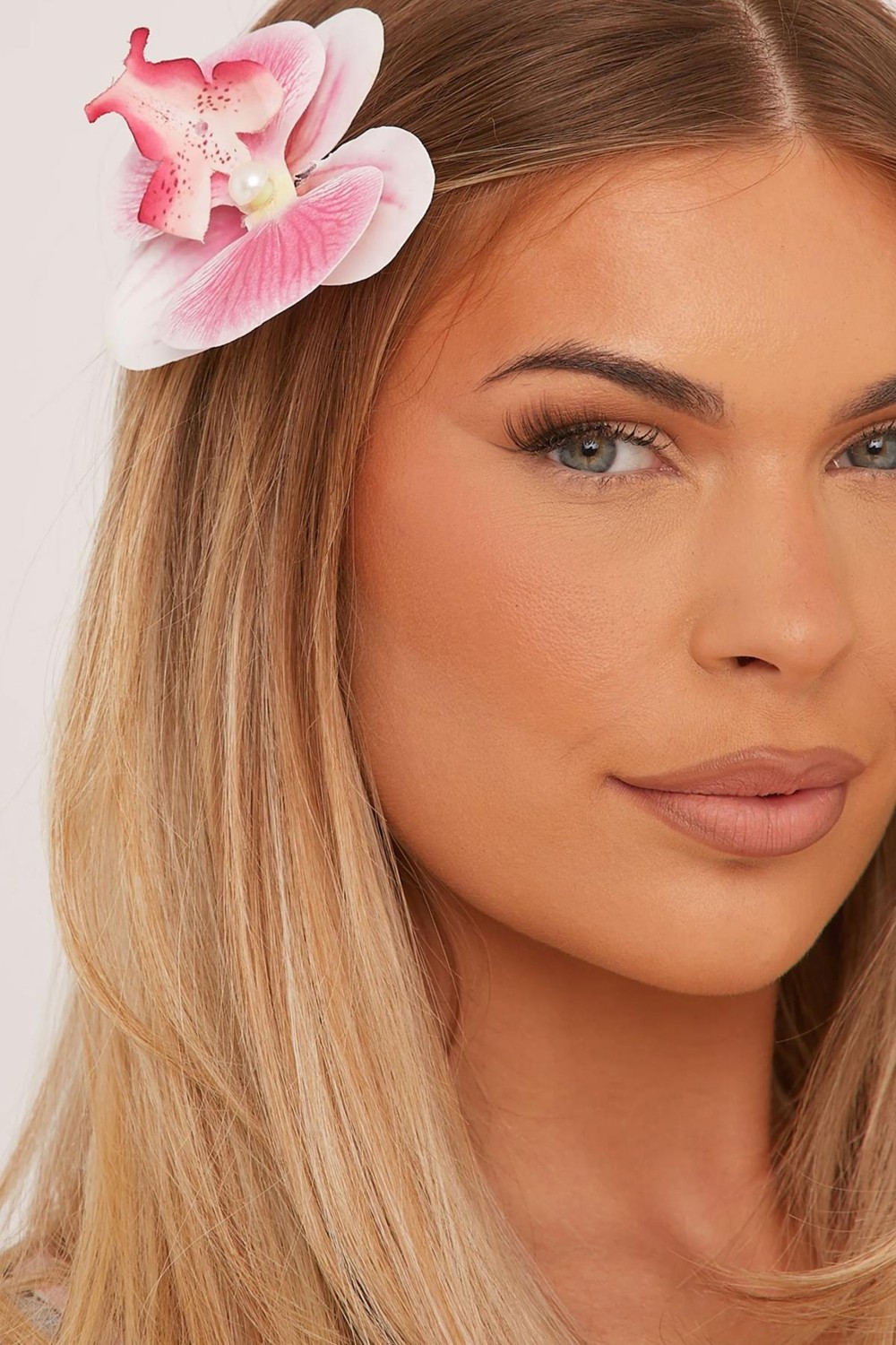 New Obsessions Aloha Orkide Toka İnci Detaylı Kadın Aksesuarı 9 cm Şık Tasarım