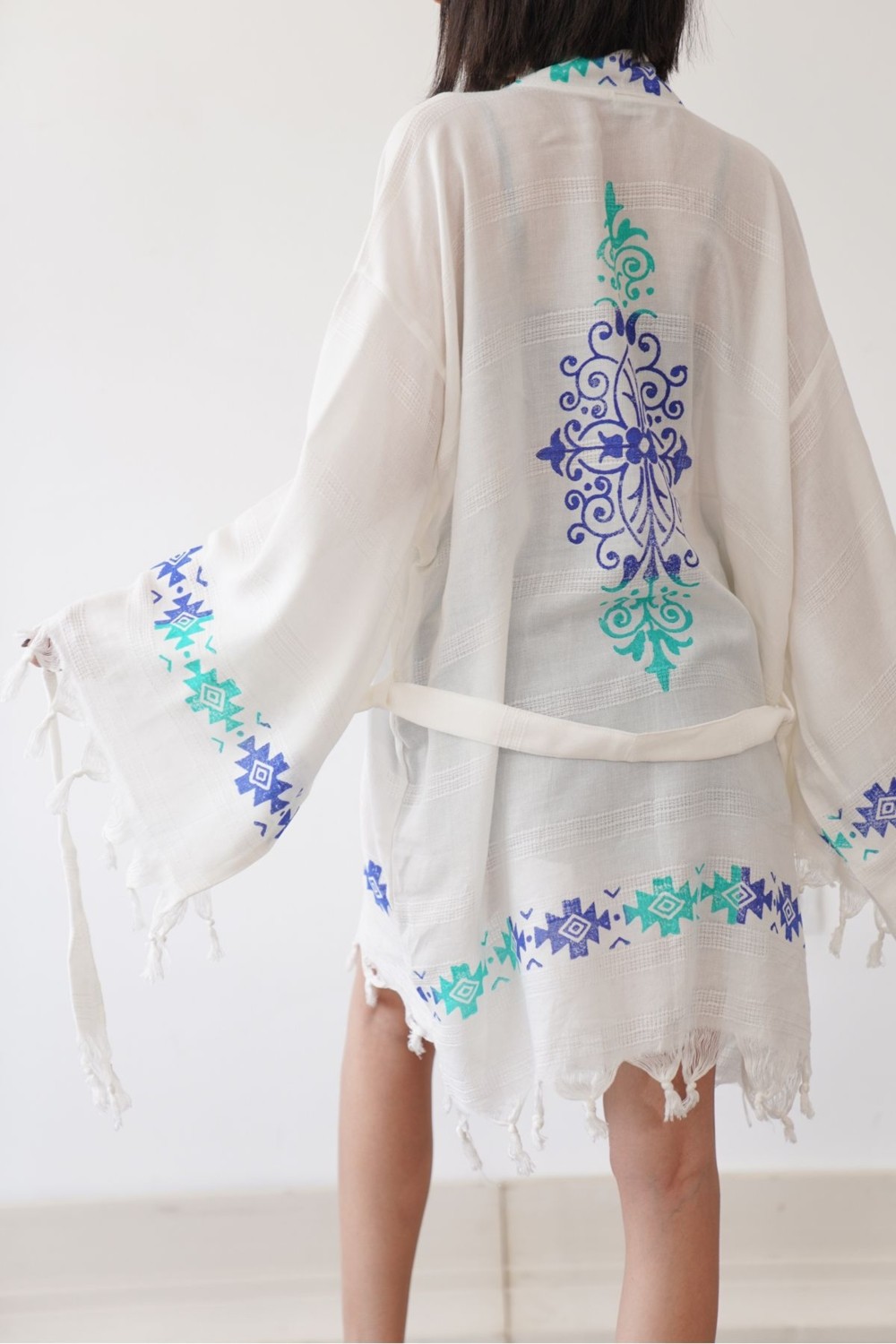 Hiera Made Organik Ağaç Baskı Organik Mavi Kök Boya Baskılı Kilim Desen Kısa Bambu Kimono görsel 3