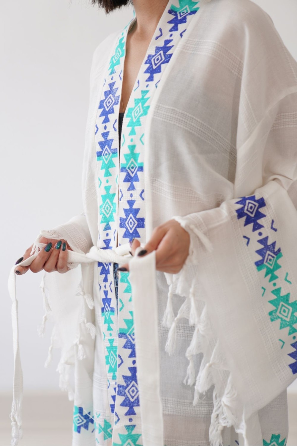 Hiera Made Organik Ağaç Baskı Organik Mavi Kök Boya Baskılı Kilim Desen Kısa Bambu Kimono görsel 4