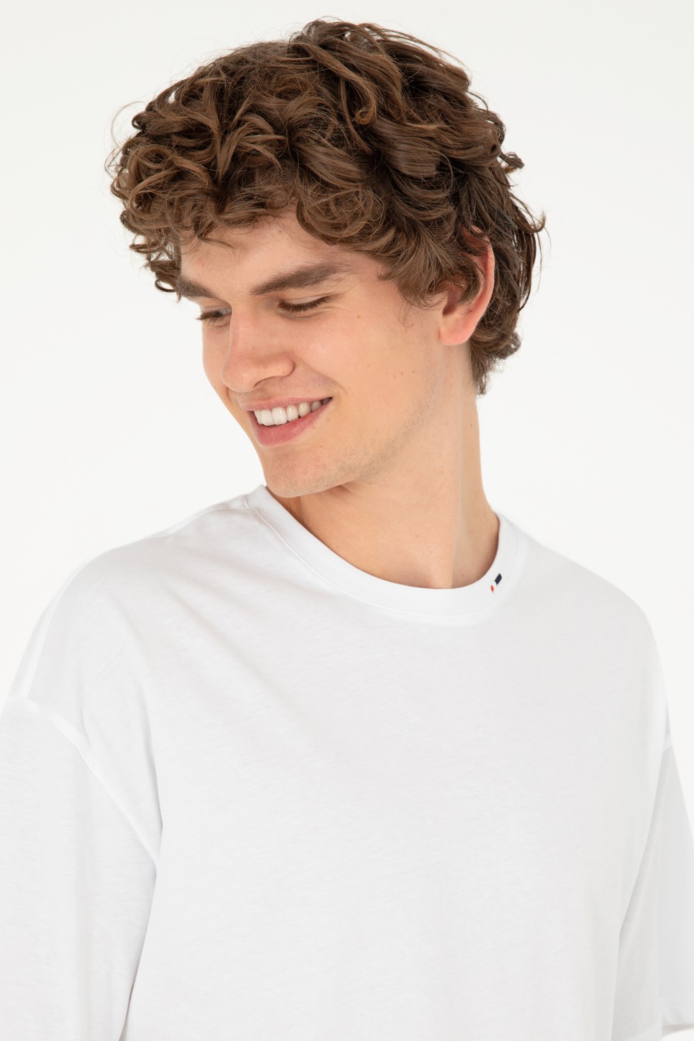 U.S. Polo Assn. Erkek Oversize Fit Bisiklet Yaka Beyaz Tişört 50294288-VR013 görsel 2