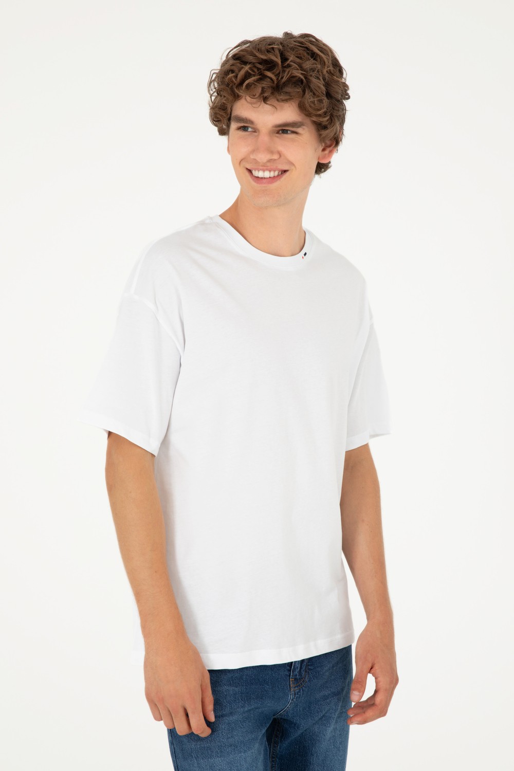 U.S. Polo Assn. Erkek Oversize Fit Bisiklet Yaka Beyaz Tişört 50294288-VR013 görsel 3