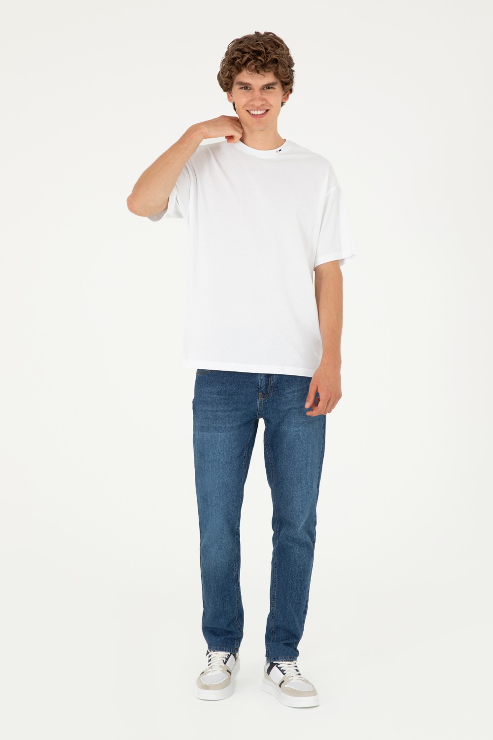 U.S. Polo Assn. Erkek Oversize Fit Bisiklet Yaka Beyaz Tişört 50294288-VR013 görsel 4
