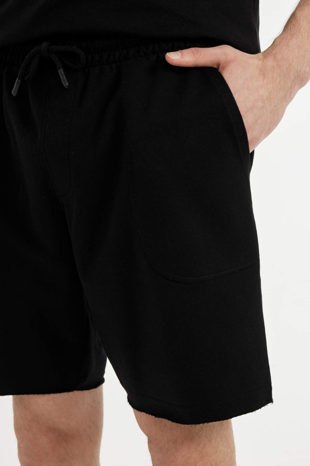 DeFacto %100 Pamuk Slim Fit Dar Kesim Dar Paça Cepli Basic Düz Şort B8673AX24SM görsel 5