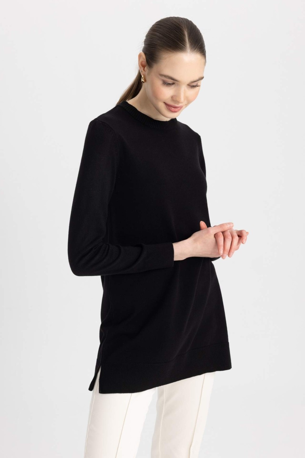 DeFacto Regular Fit Bisiklet Yaka Yırtmaçlı Basic Düz Triko Kazak Tunik H3431AZ23WN görsel 4
