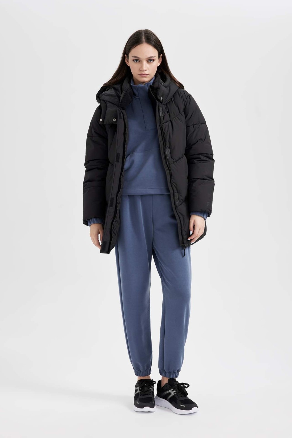DeFacto Fit Kadın Kapüşonlu Polar Astarlı Puffer Şişme Su Geçirmez Mont Siyah-BK81 2XL Uzun Kol A1553AX23WN görsel 5