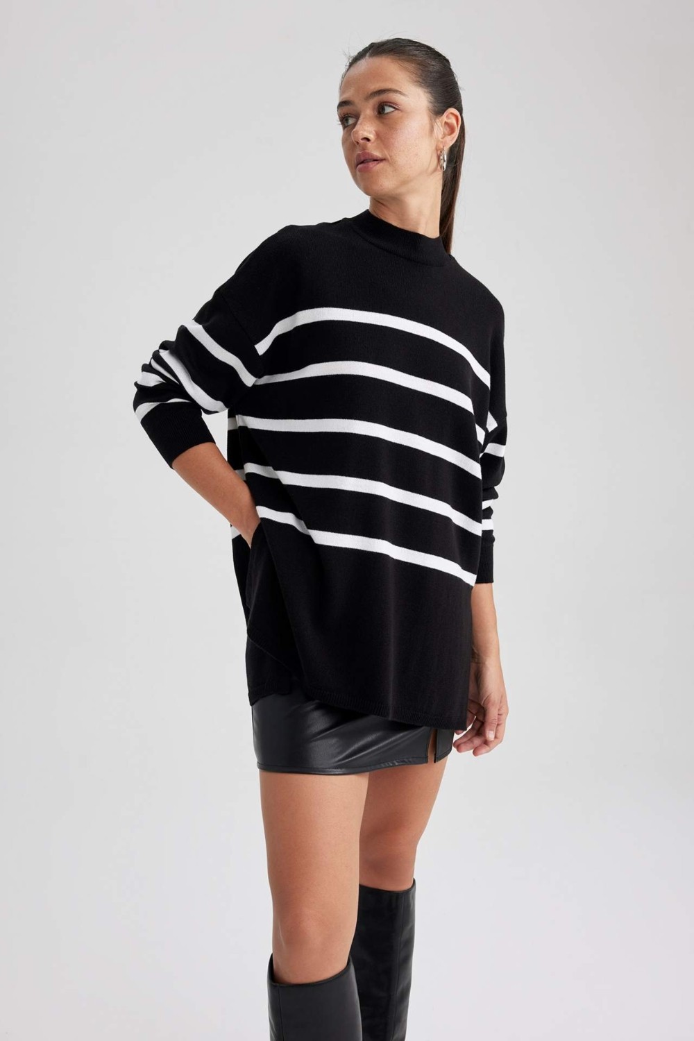 DeFacto Relax Fit Bisiklet Yaka Tunik S7517AZ23WN görsel 2