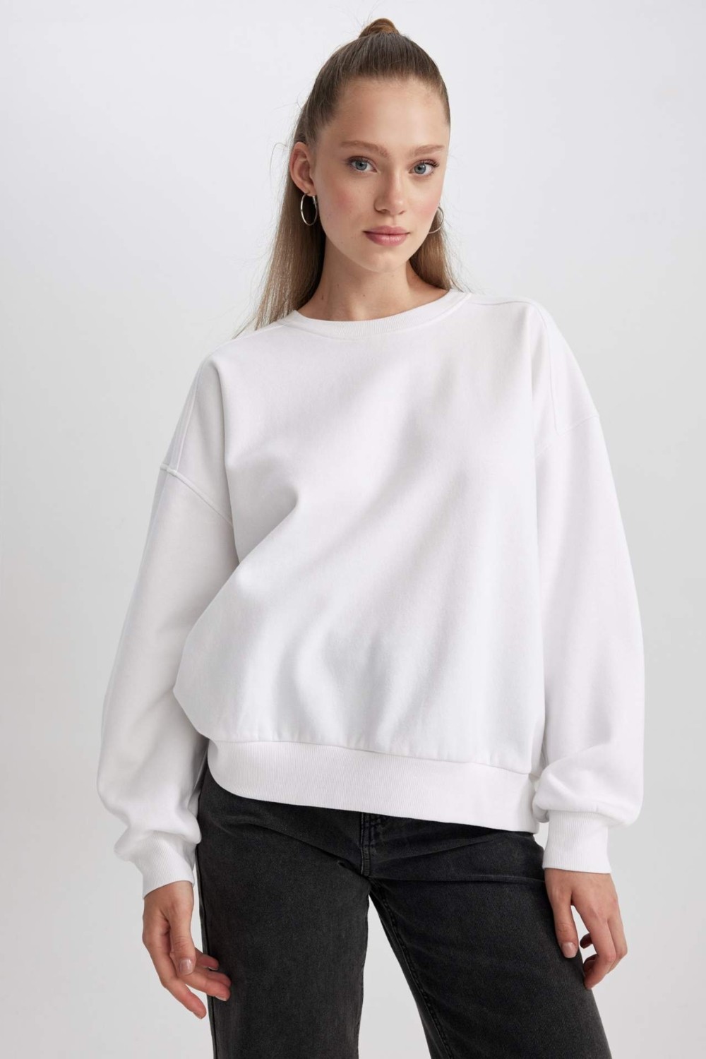 DeFacto Coool Oversize Fit Bisiklet Yaka Kalın Sweatshirt A4177AX23WN görsel 3