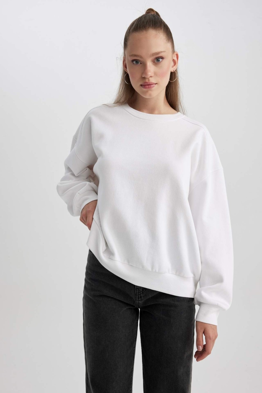 DeFacto Coool Oversize Fit Bisiklet Yaka Kalın Sweatshirt A4177AX23WN görsel 4