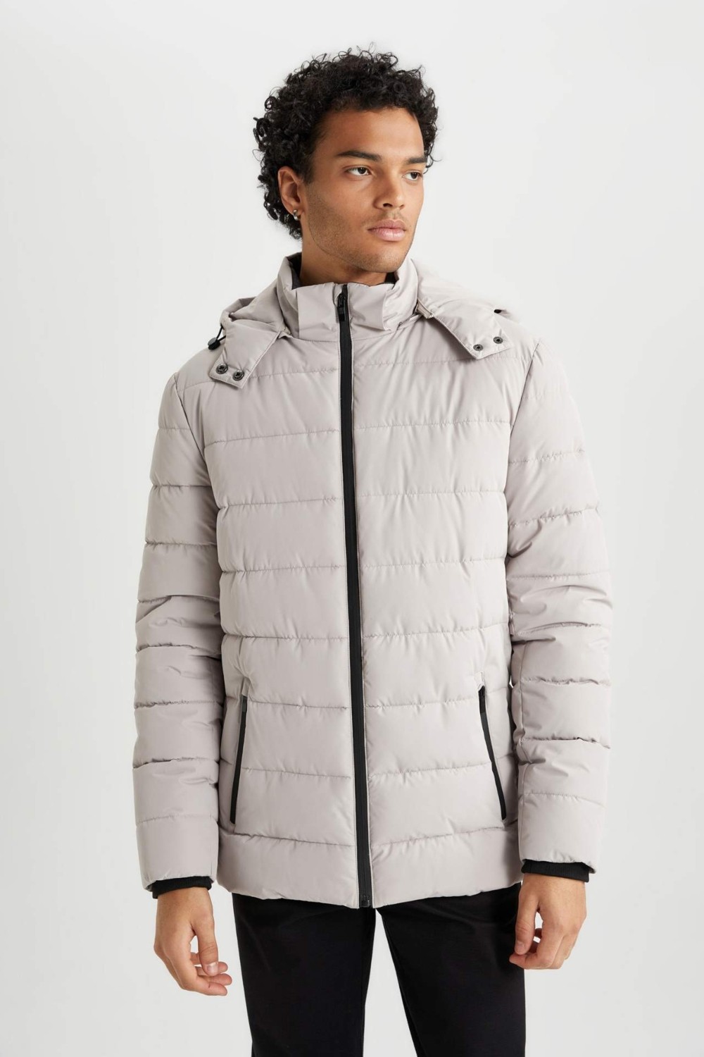 DeFacto Rüzgar Geçirmez Şişme Mont Slim Fit Dar Kesim Kapüşonlu Suni Kürk Astarlı Fermuarlı R0216AZ23AU görsel 3