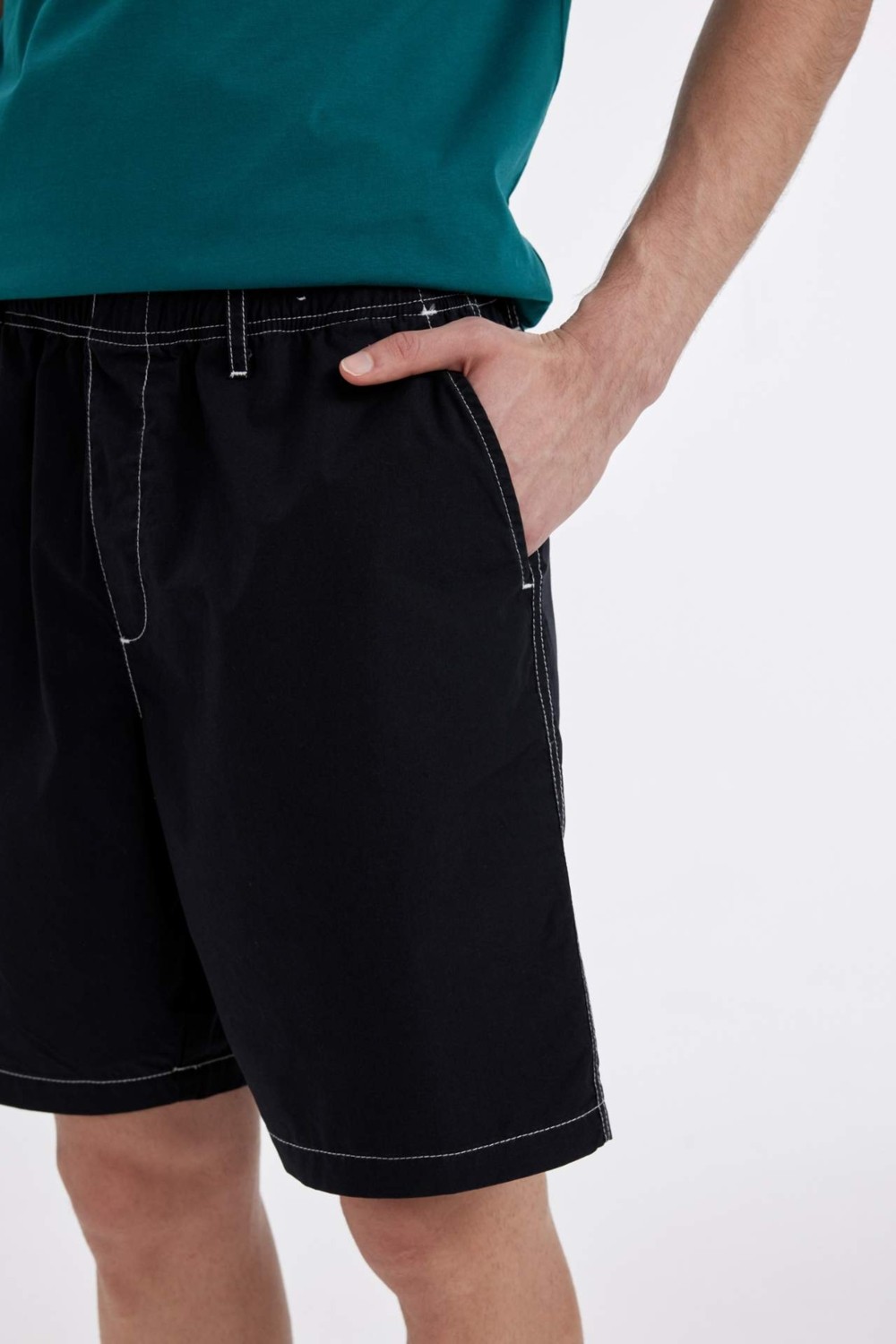 DeFacto Relax Fit Paraşüt Bermuda Şort C1808AX24SM görsel 4