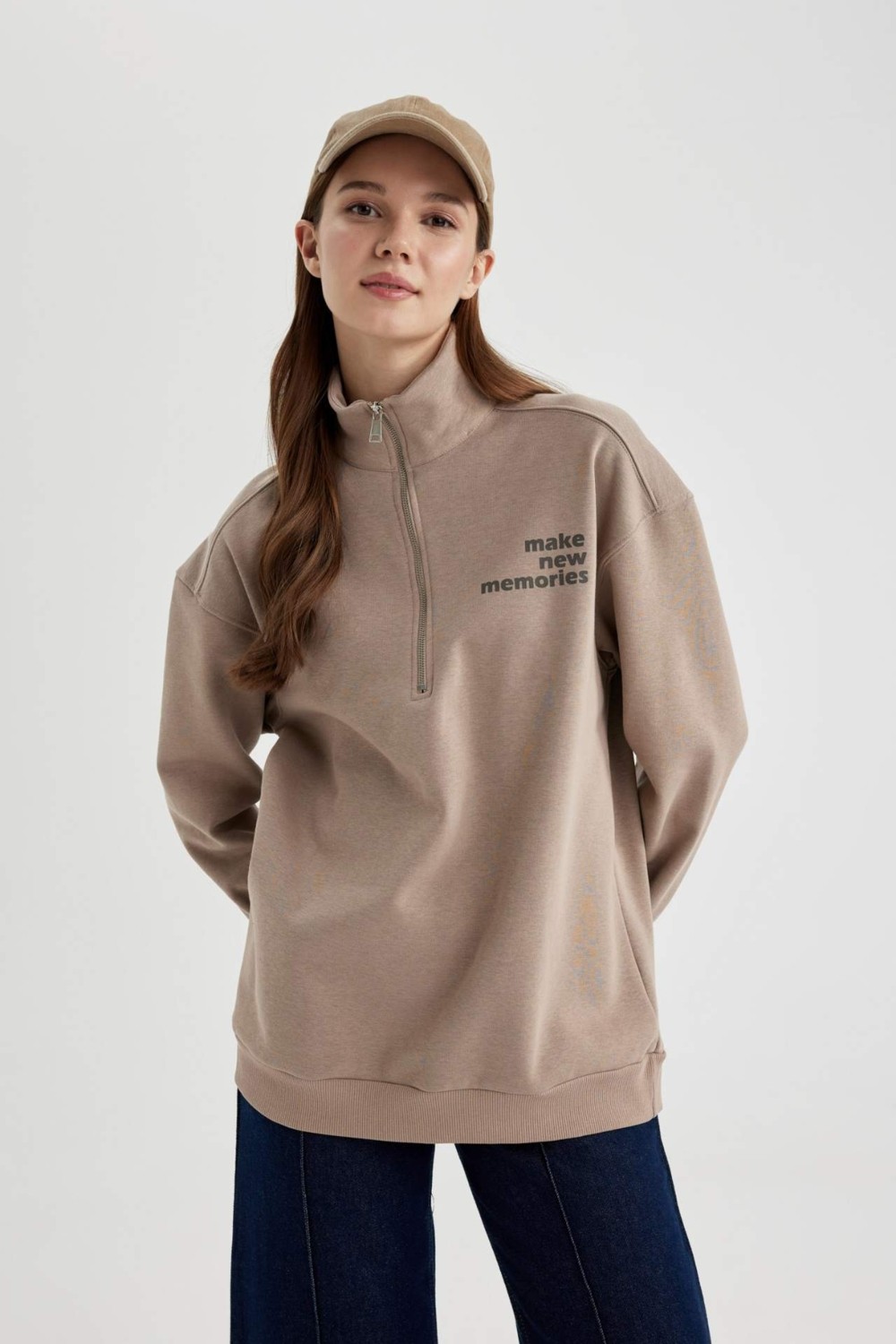 DeFacto Regular Fit Fermuarlı Dik Yaka Baskılı İçi Yumuşak Tüylü Kalın Sweatshirt Tunik