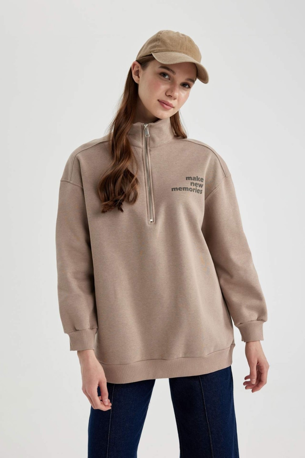 DeFacto Regular Fit Fermuarlı Dik Yaka Baskılı İçi Yumuşak Tüylü Kalın Sweatshirt Tunik görsel 3