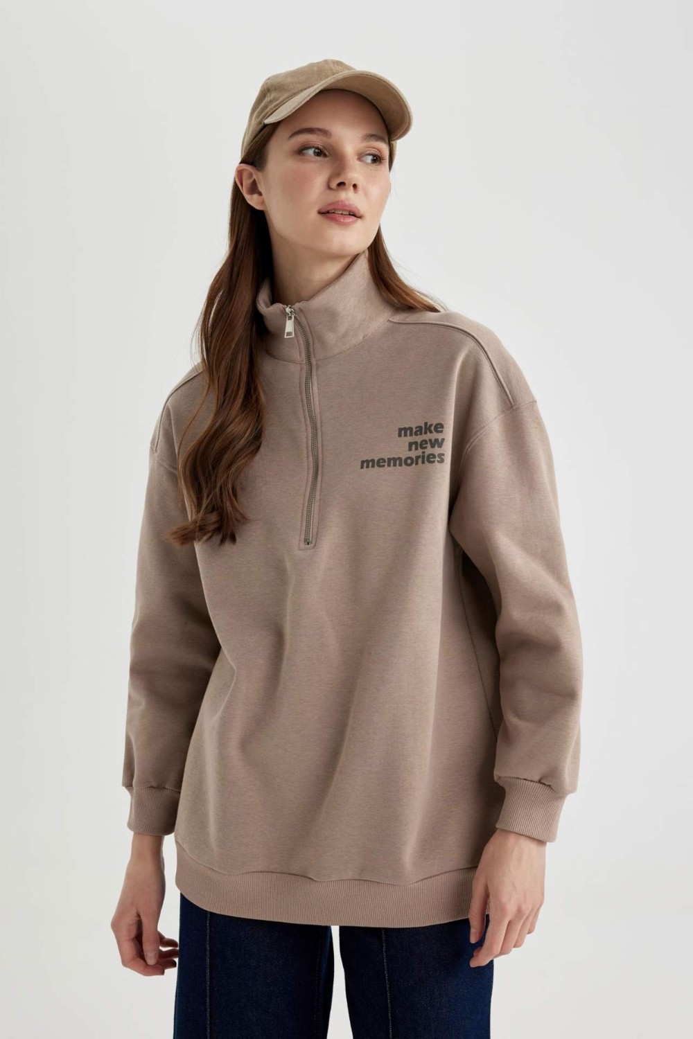 DeFacto Regular Fit Fermuarlı Dik Yaka Baskılı İçi Yumuşak Tüylü Kalın Sweatshirt Tunik görsel 4