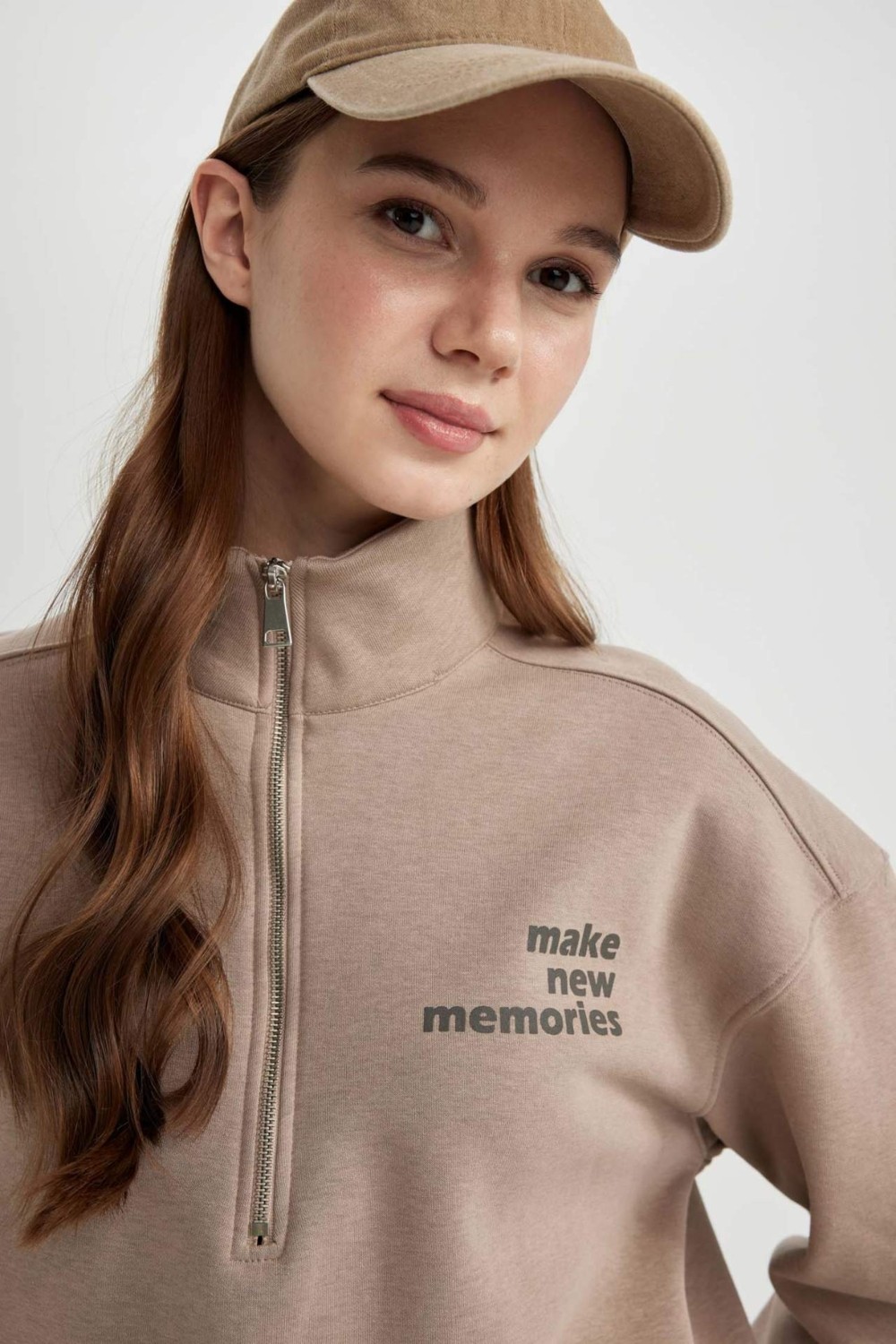 DeFacto Regular Fit Fermuarlı Dik Yaka Baskılı İçi Yumuşak Tüylü Kalın Sweatshirt Tunik görsel 5