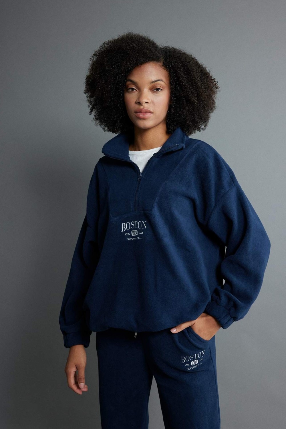 DeFacto Oversize Fit Yarım Fermuarlı Polar Sweatshirt Y2649AZ23WN