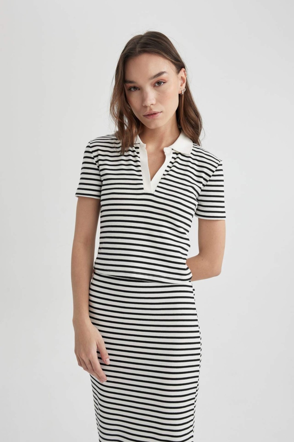 DeFacto Fitted Çizgili Polo Yaka Kısa Kollu Tişört A0380AX24SM görsel 3