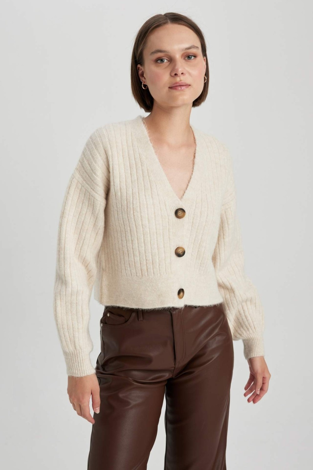 DeFacto Regular Fit V Yaka Triko Hırka R1389AZ23WN görsel 6