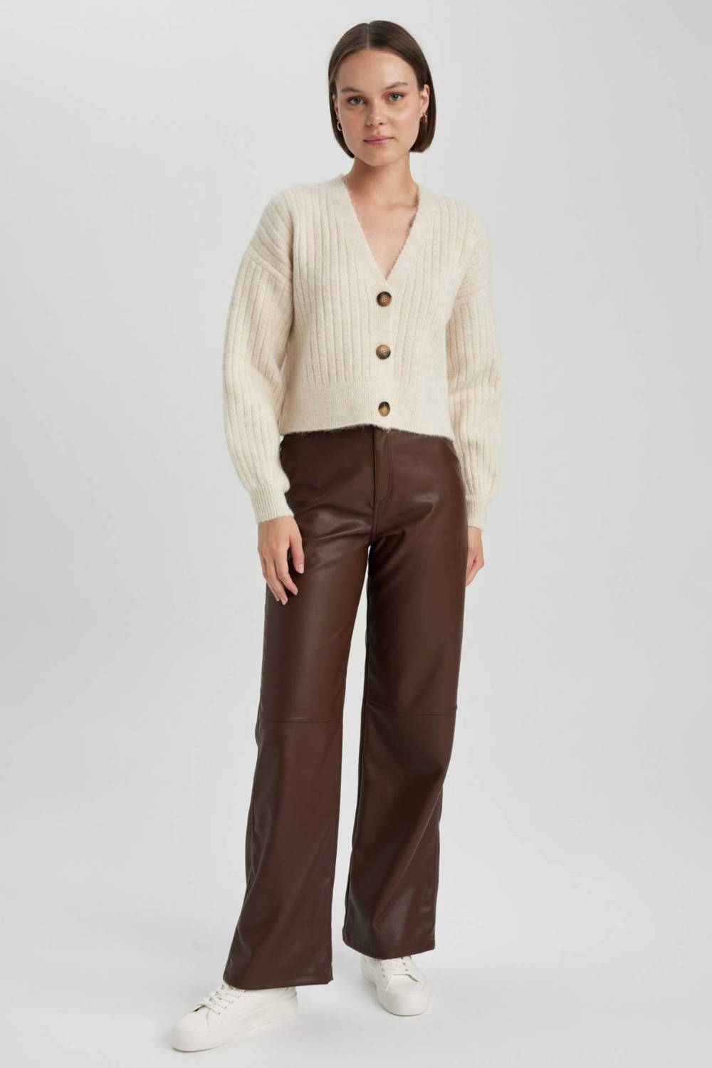 DeFacto Regular Fit V Yaka Triko Hırka R1389AZ23WN görsel 7